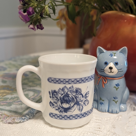 Arcopal France 034 Blue Rose Cup - Picture 1 of 5